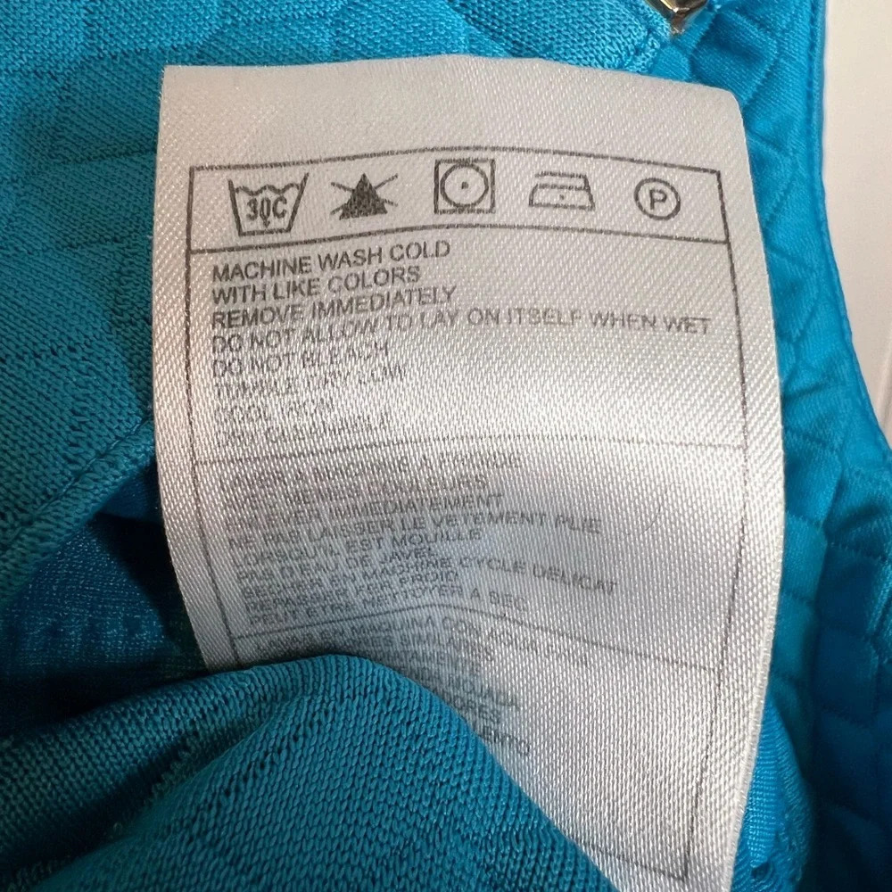 Nike Dri Fit Women’s Zip Up Quilted Hooded Jacket Bright Blue Size Medium GUC - Picture 8 of 8